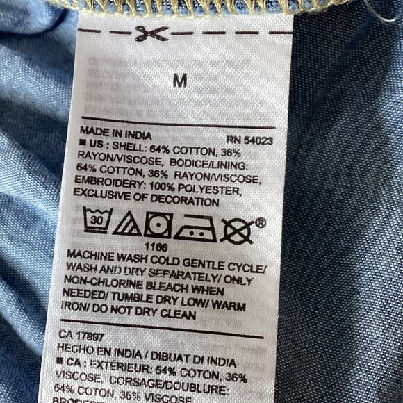 Old Navy Women's Denim Style Dress Size M Adjustable Straps Eyelet Ruffle Hem - Picture 9 of 9